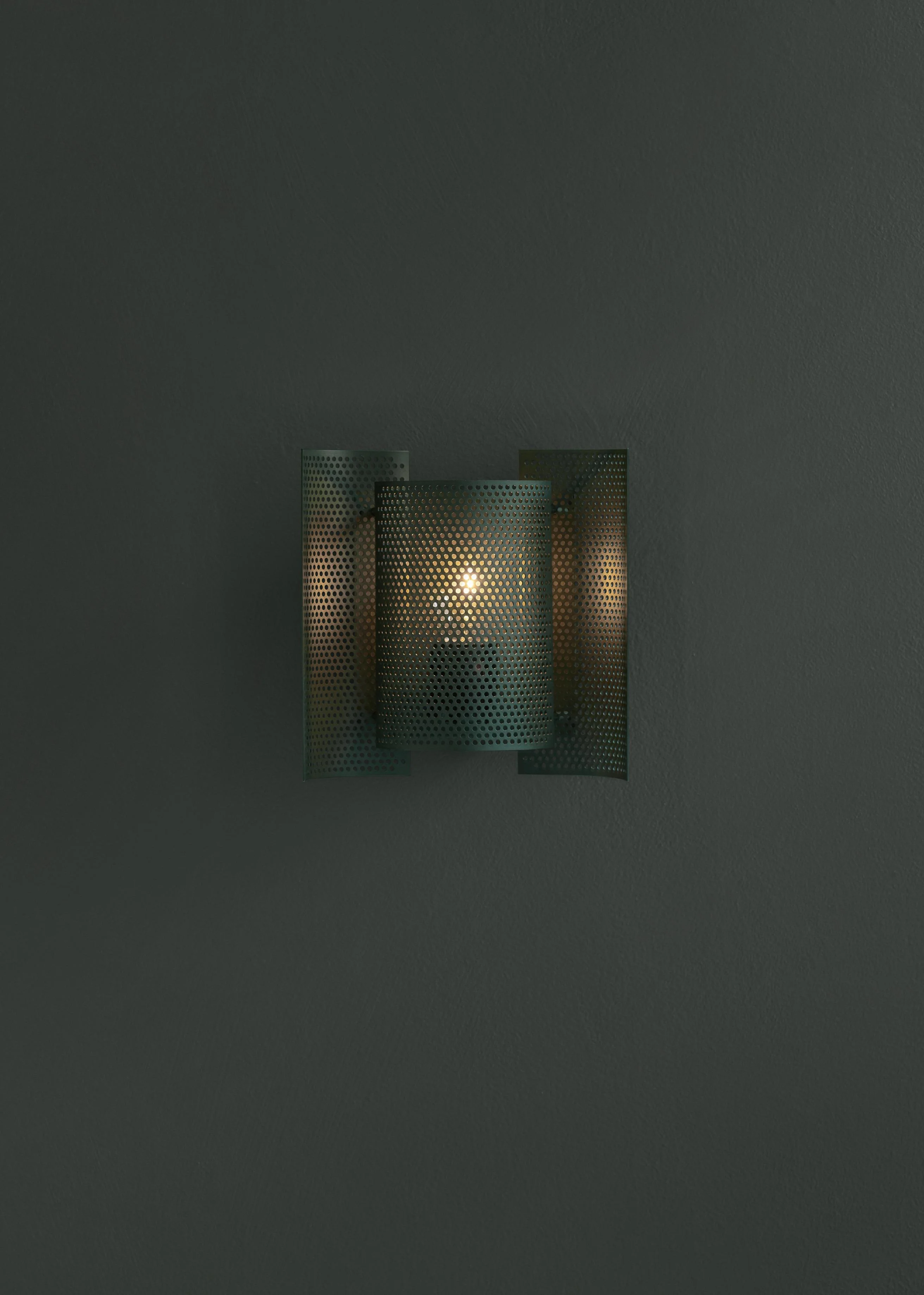 Butterfly perforated wall lamp - Image 5