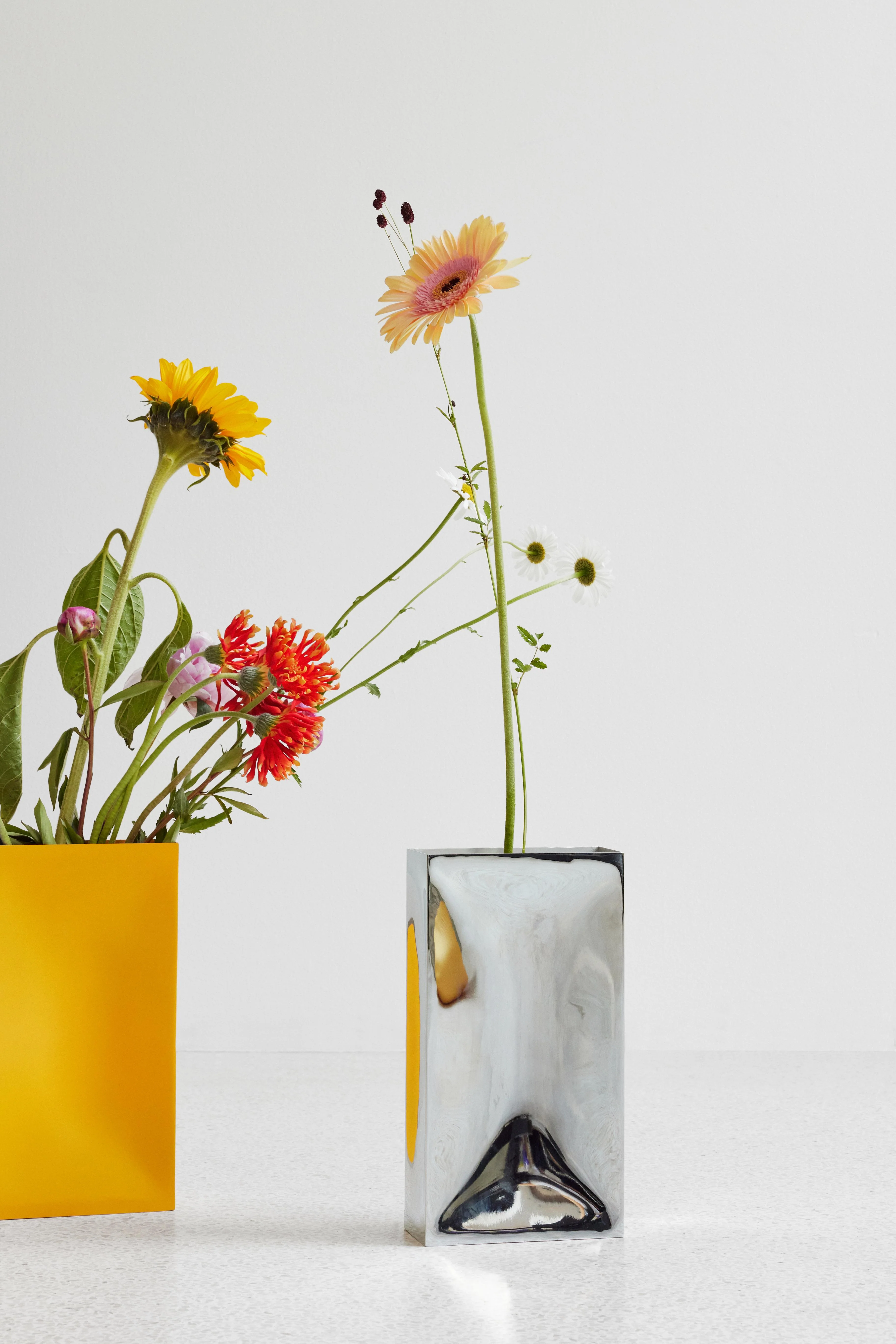 Into vase - Image 4