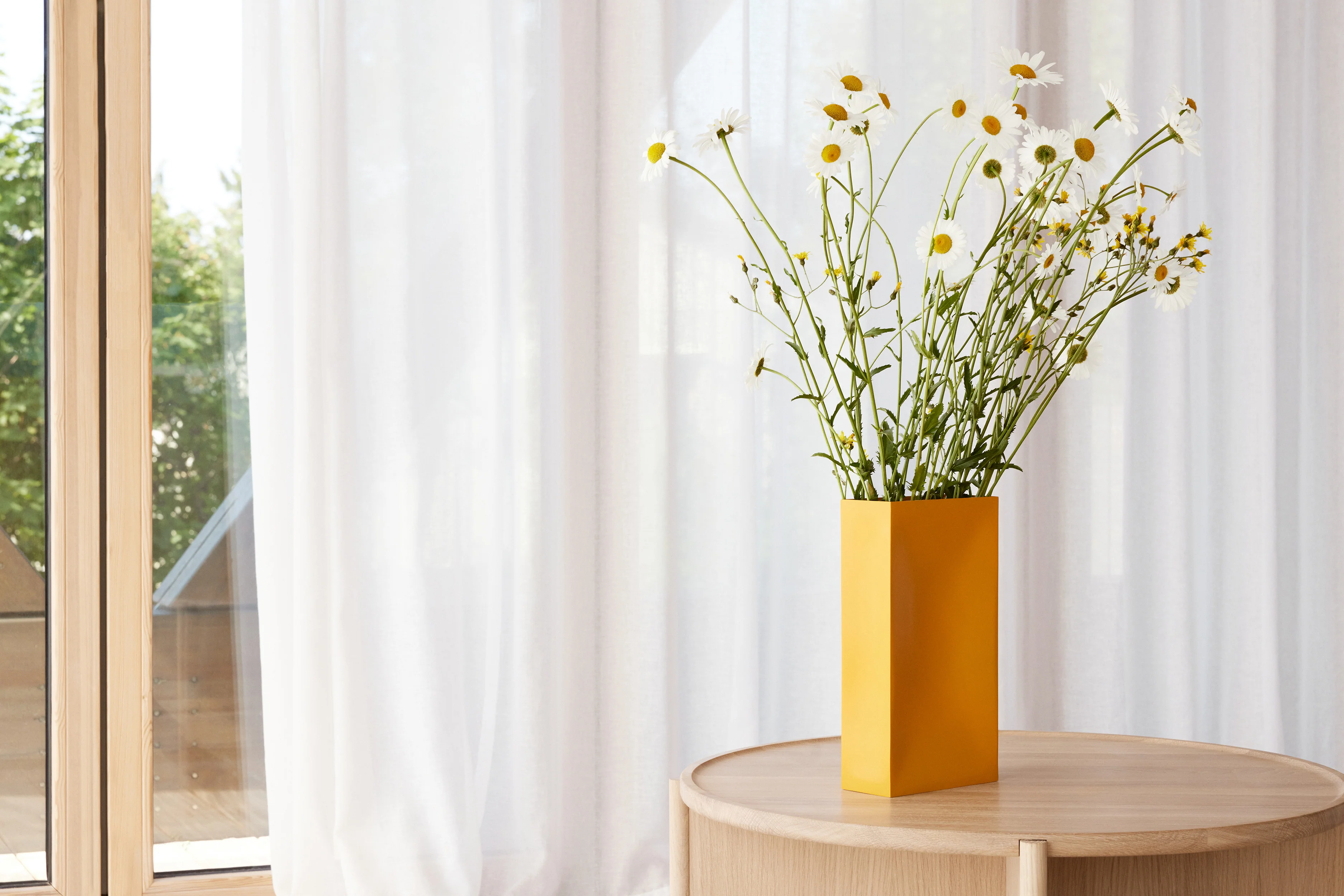 Into vase - Image 6