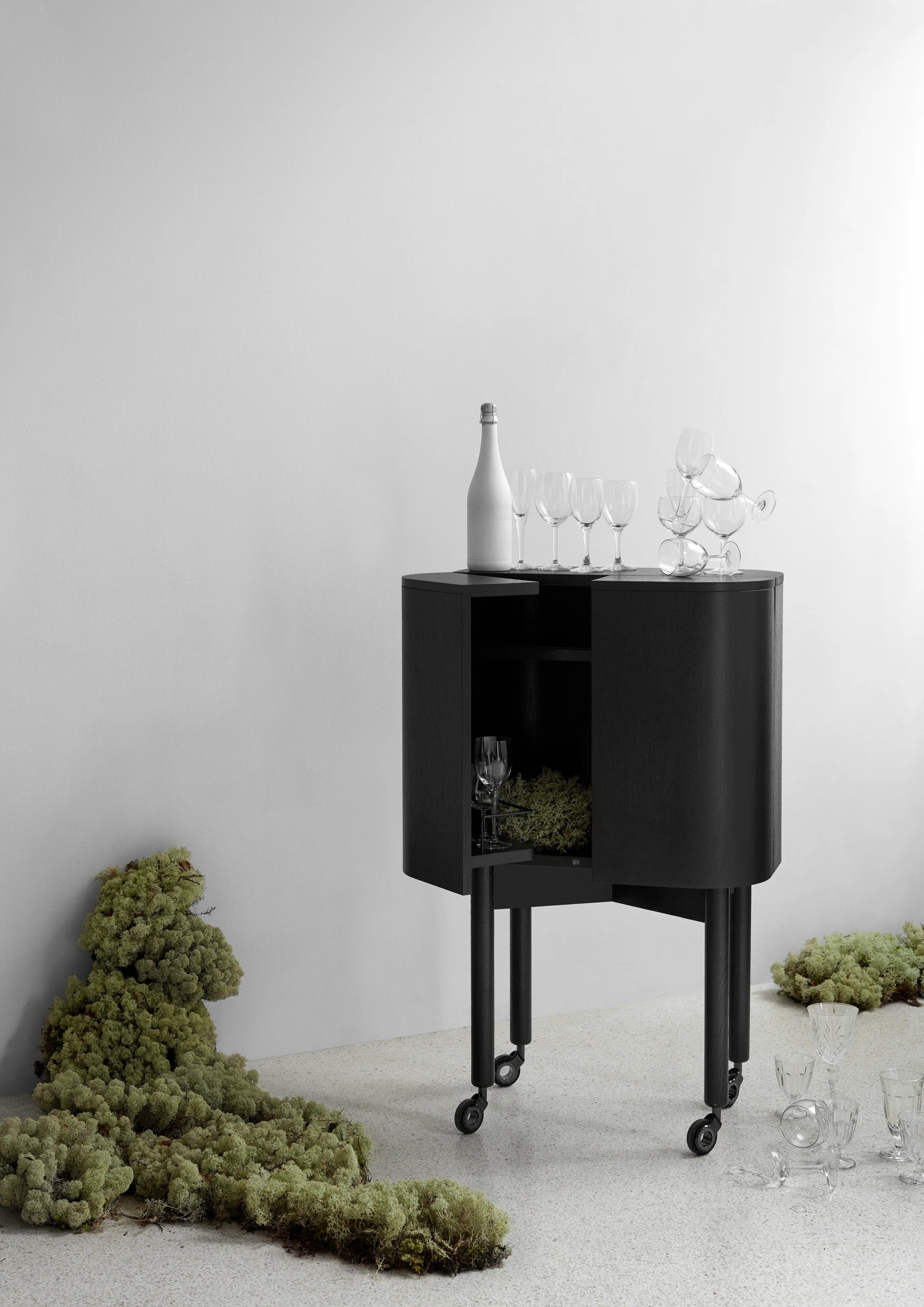 Loud bar cabinet - Image 11