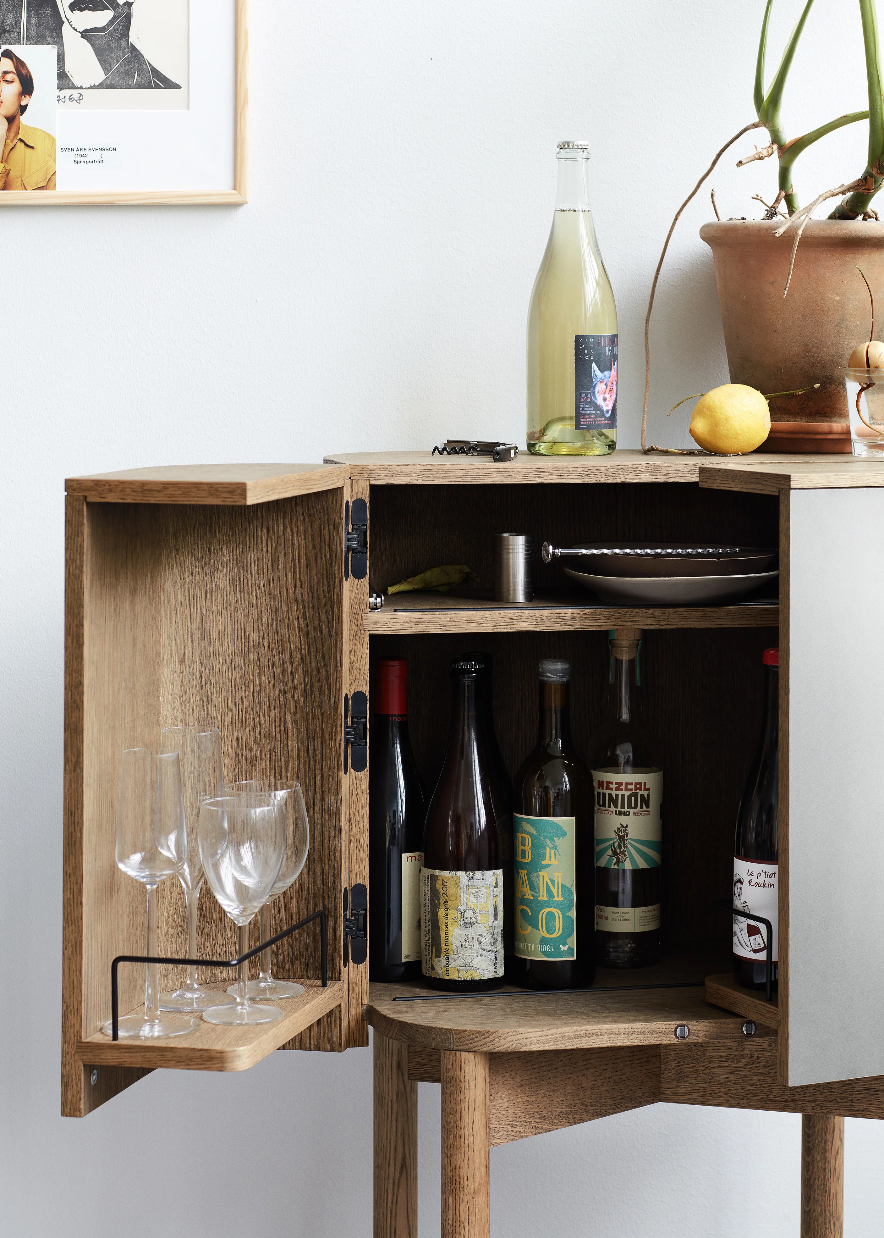 Loud bar cabinet - Image 3