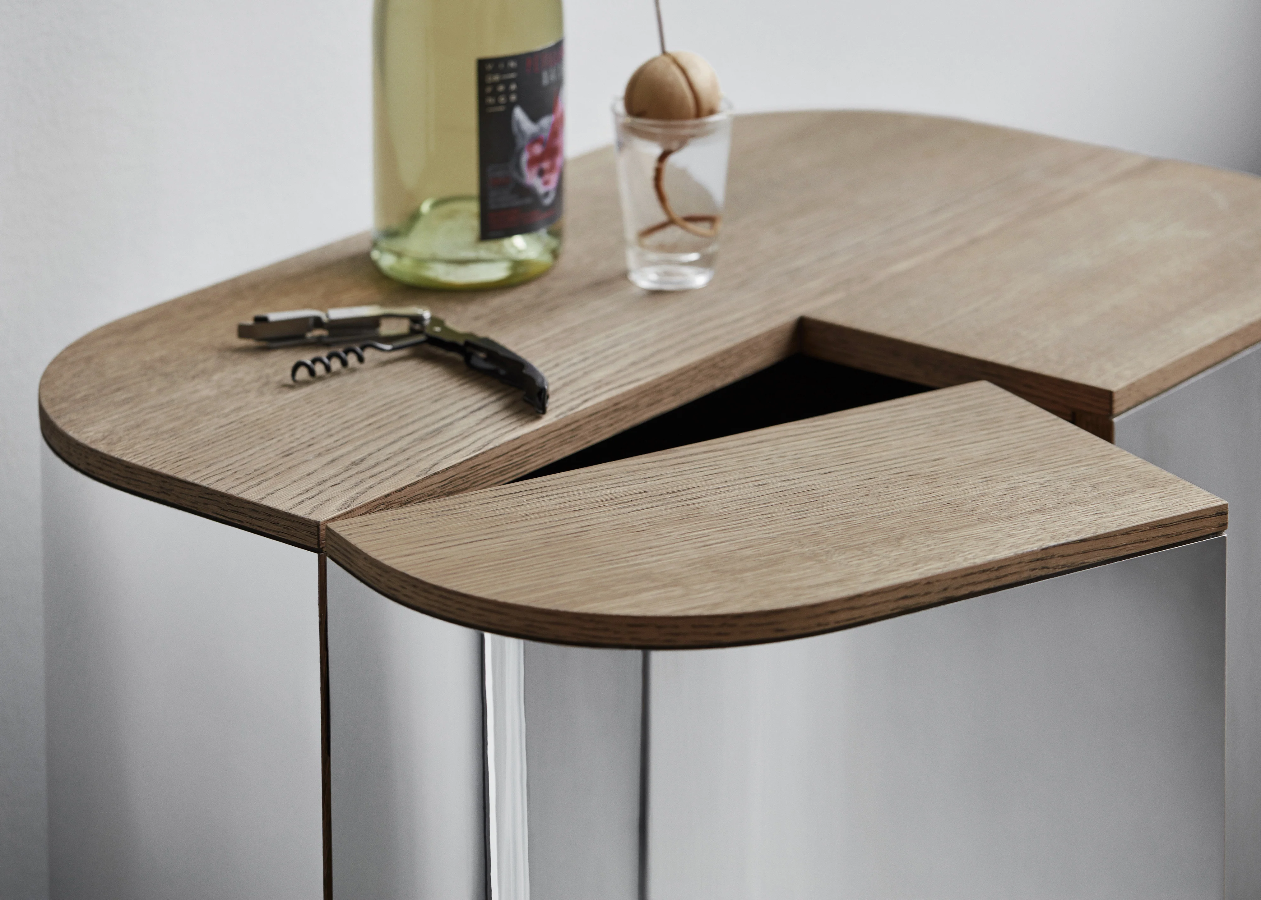 Loud bar cabinet - Image 4