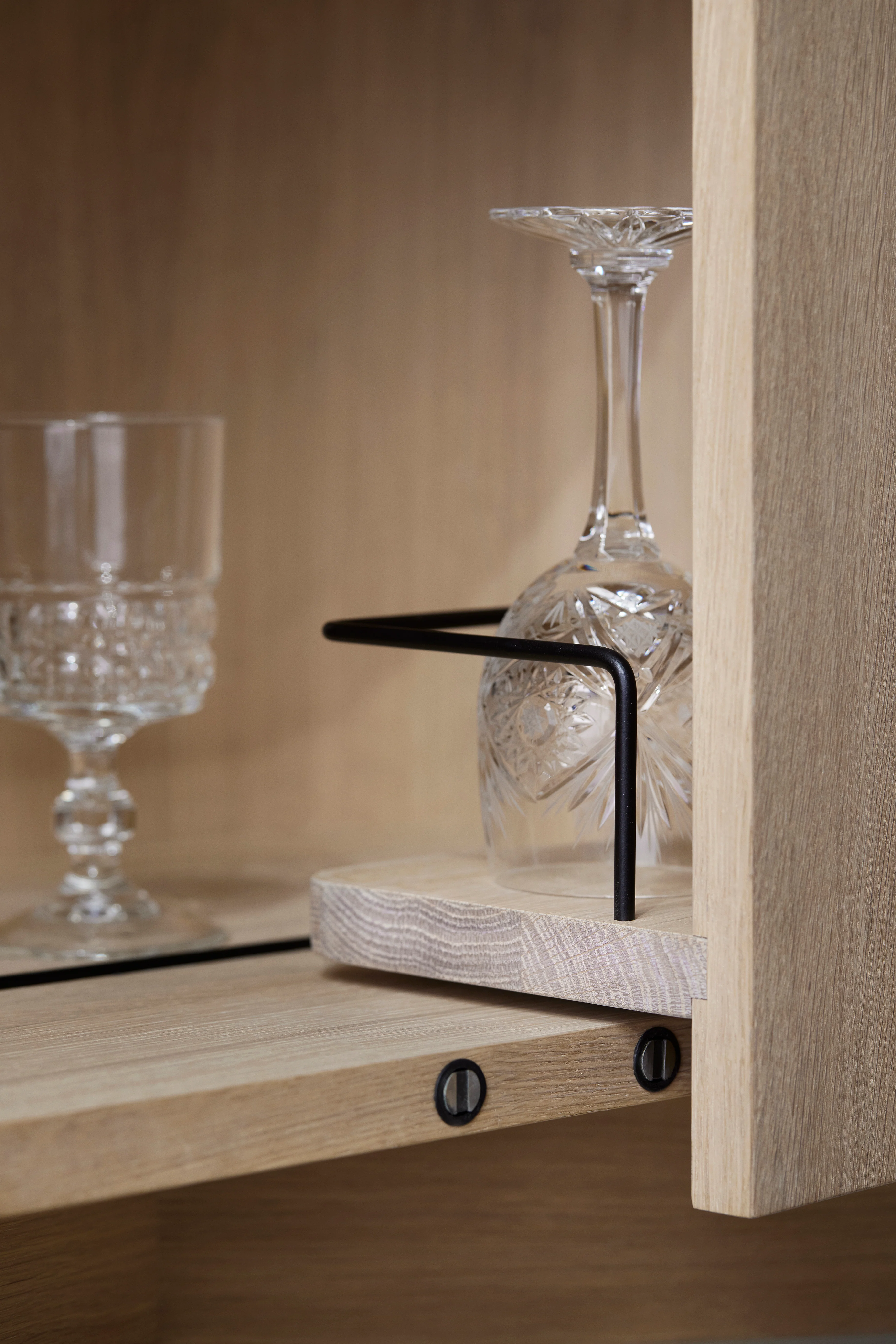 Loud bar cabinet - Image 7
