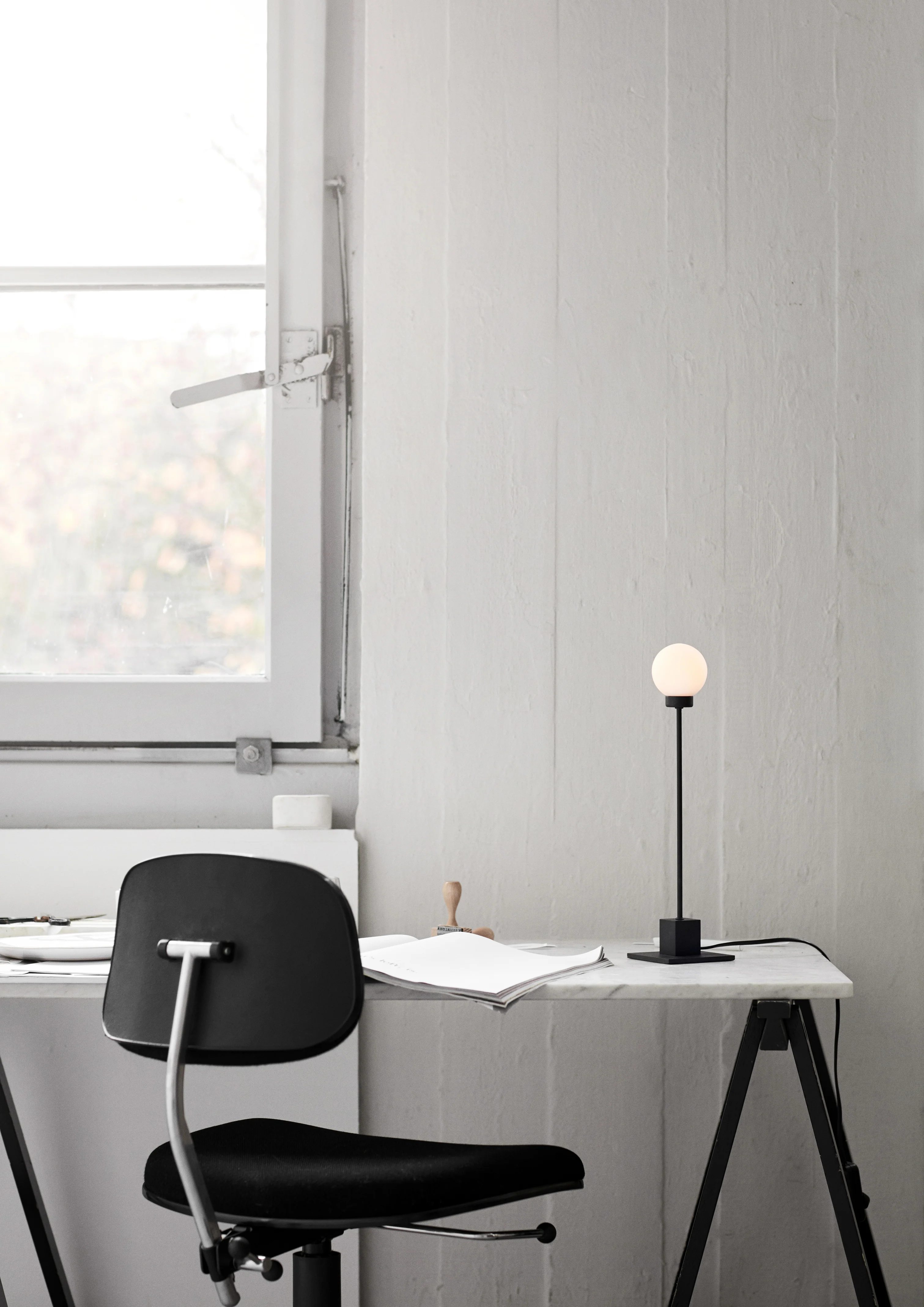 Snowball table lamp - Image 13