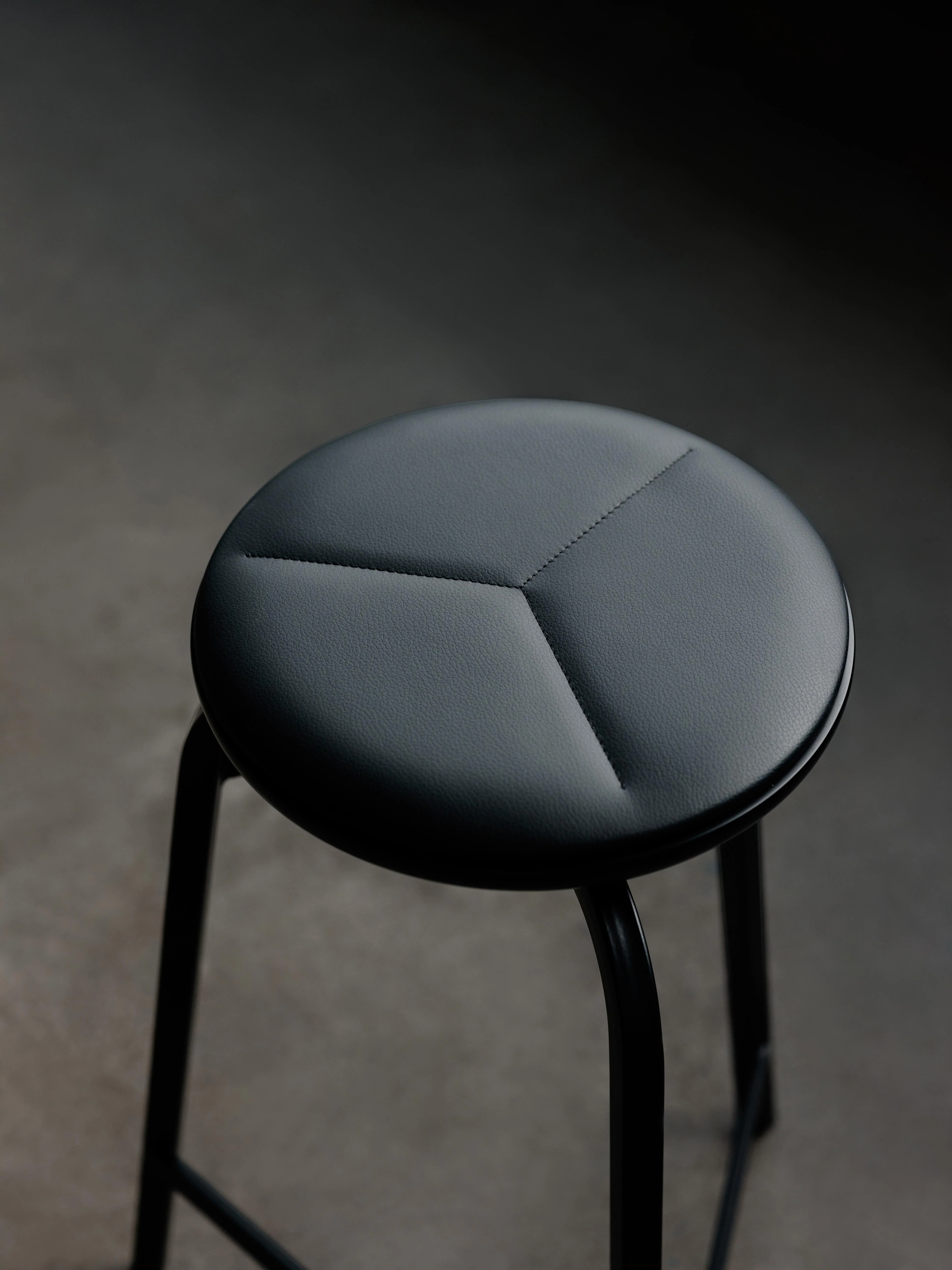 Treble bar stool - Image 4