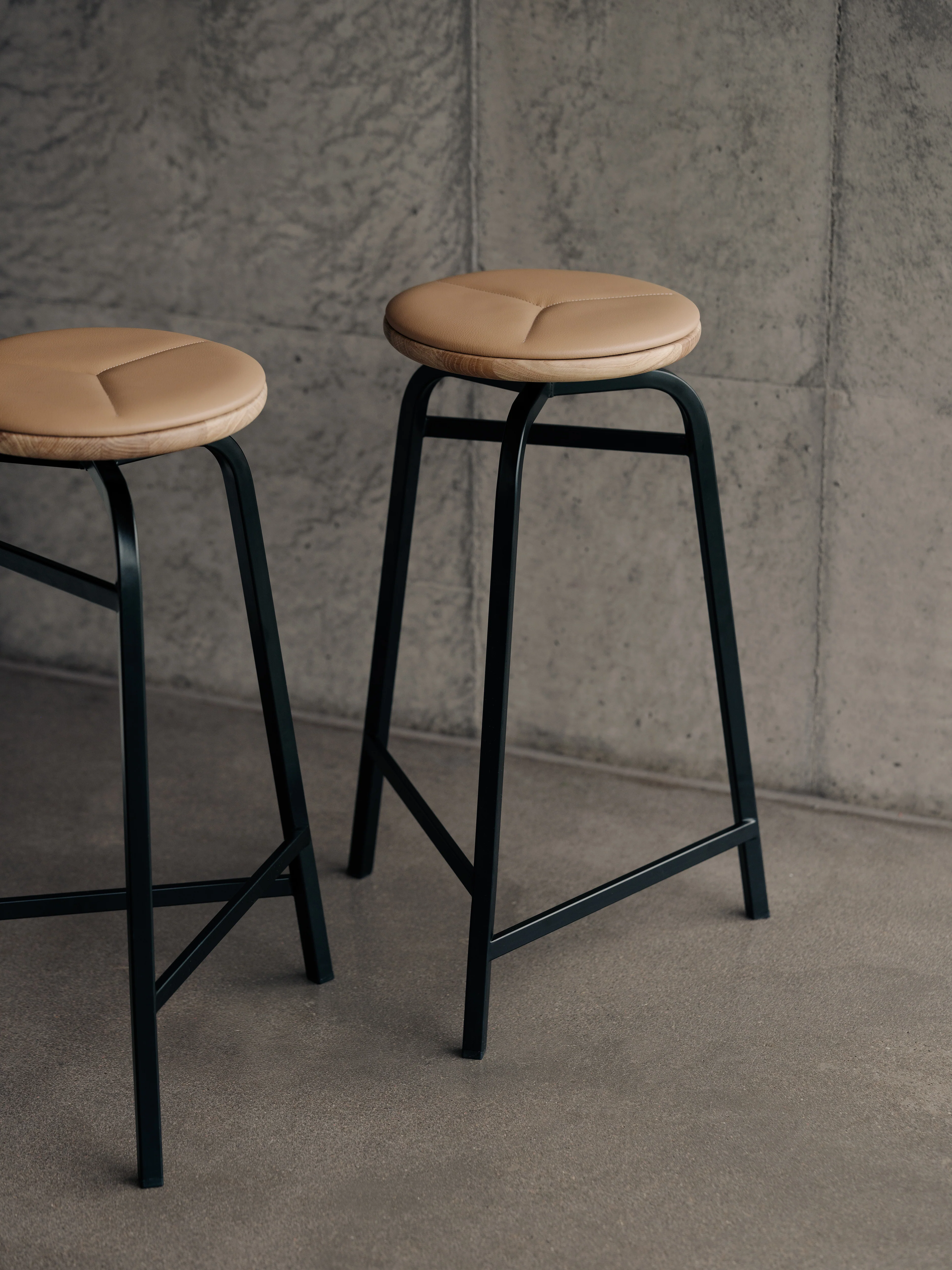 Treble bar stool - Image 6